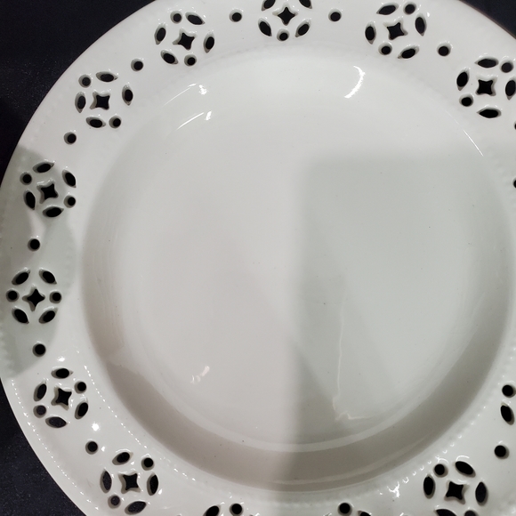 Leedsware Pierced Classical Creamware Berry Basket & Base - Picture 9 of 14